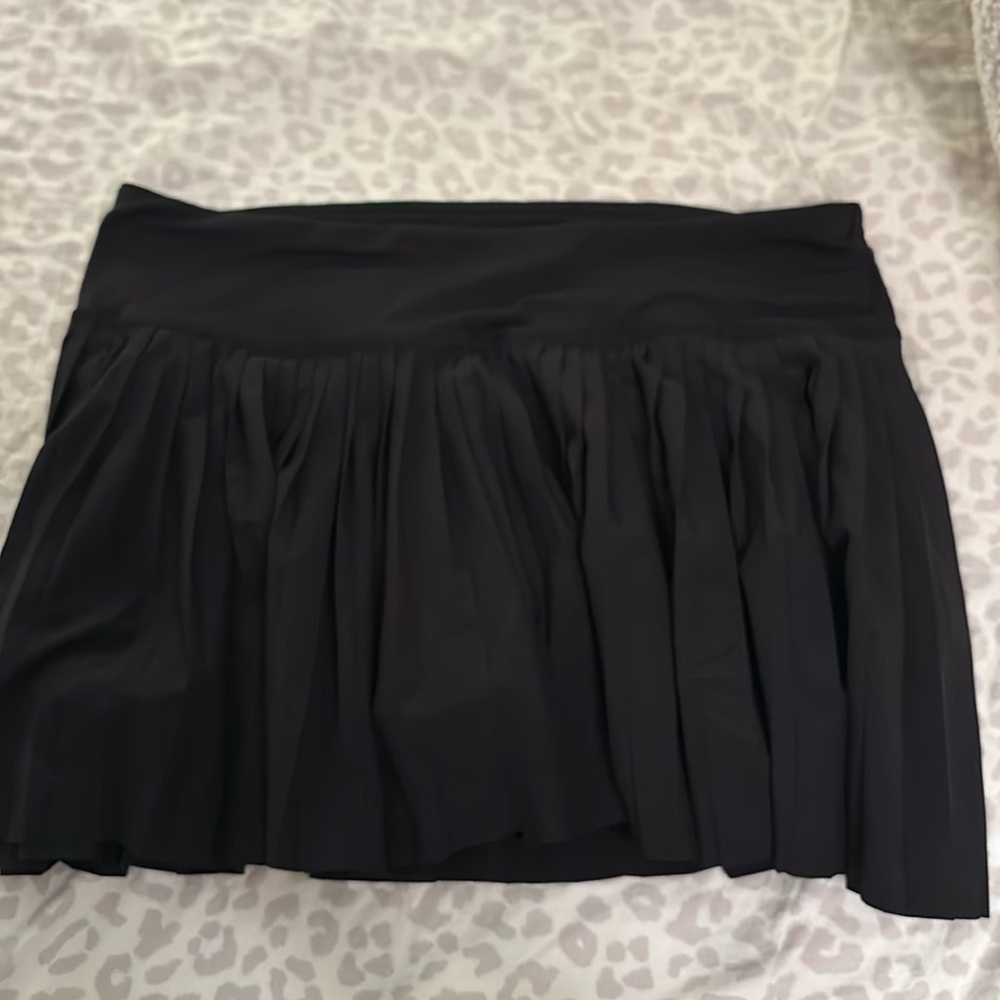 Black LuluLemon Pleated Skirt